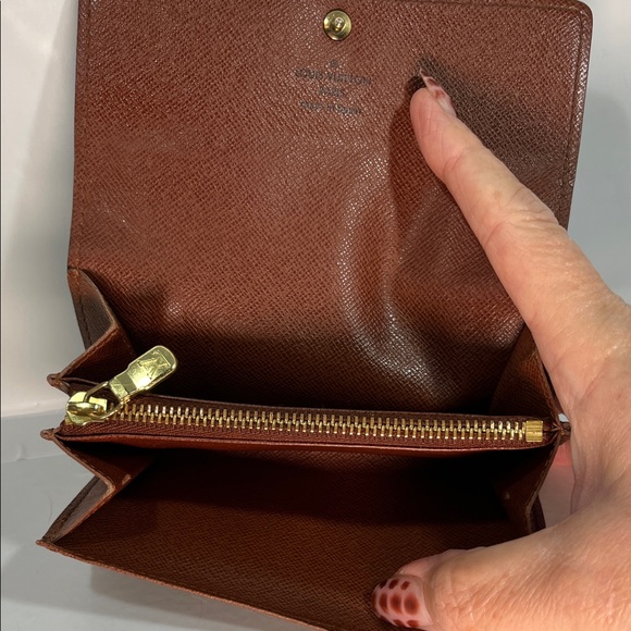 Louis Vuitton Brown and Gold Monogram Clutch - Picture 4 of 6